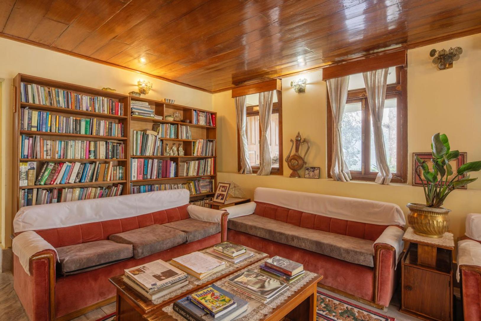 La Ipsing Farm By Stayvista - 3 Bhk Villa With Balcony, Mountain View, Indoor Games, And Pet Friendly Samdong المظهر الخارجي الصورة