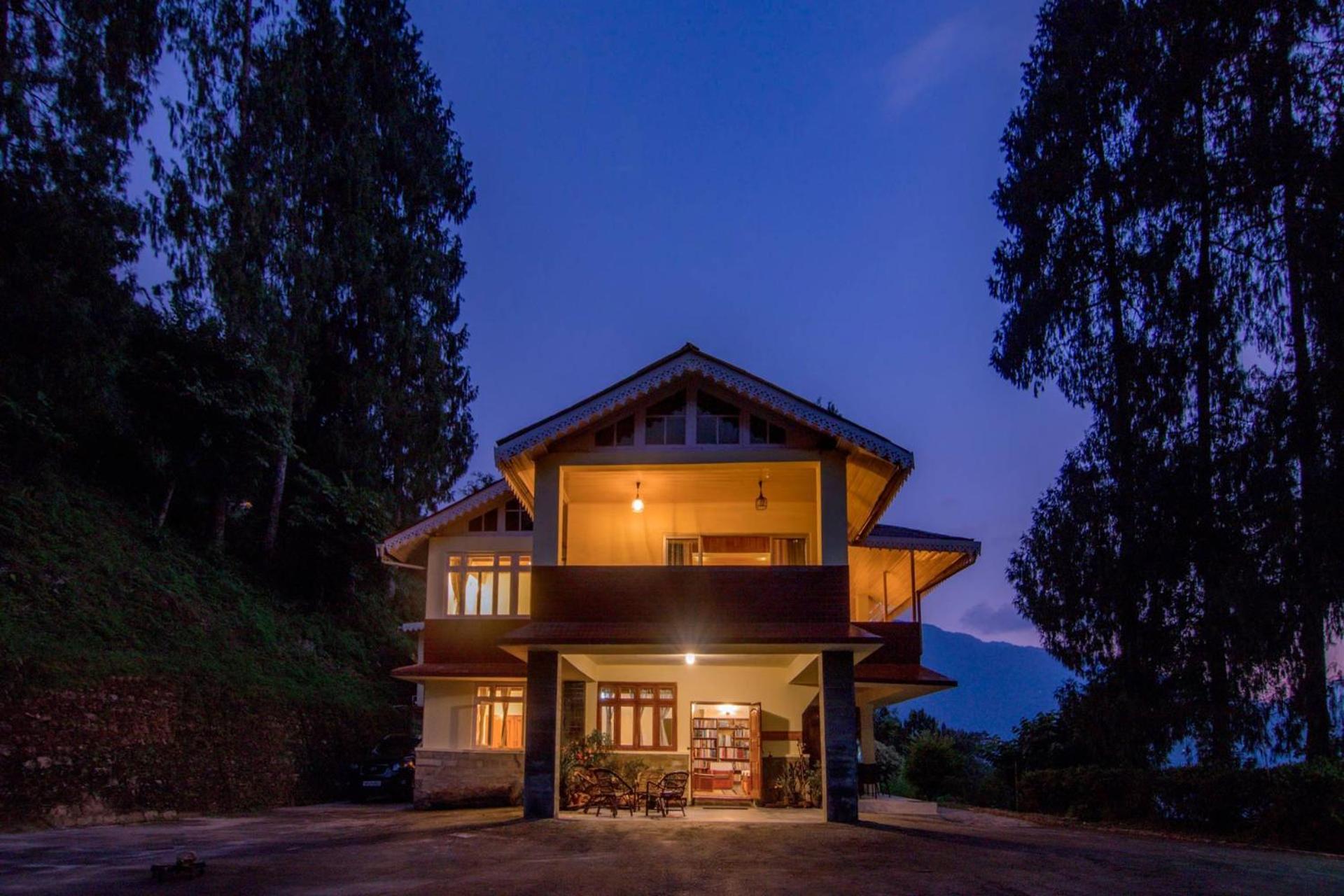La Ipsing Farm By Stayvista - 3 Bhk Villa With Balcony, Mountain View, Indoor Games, And Pet Friendly Samdong المظهر الخارجي الصورة