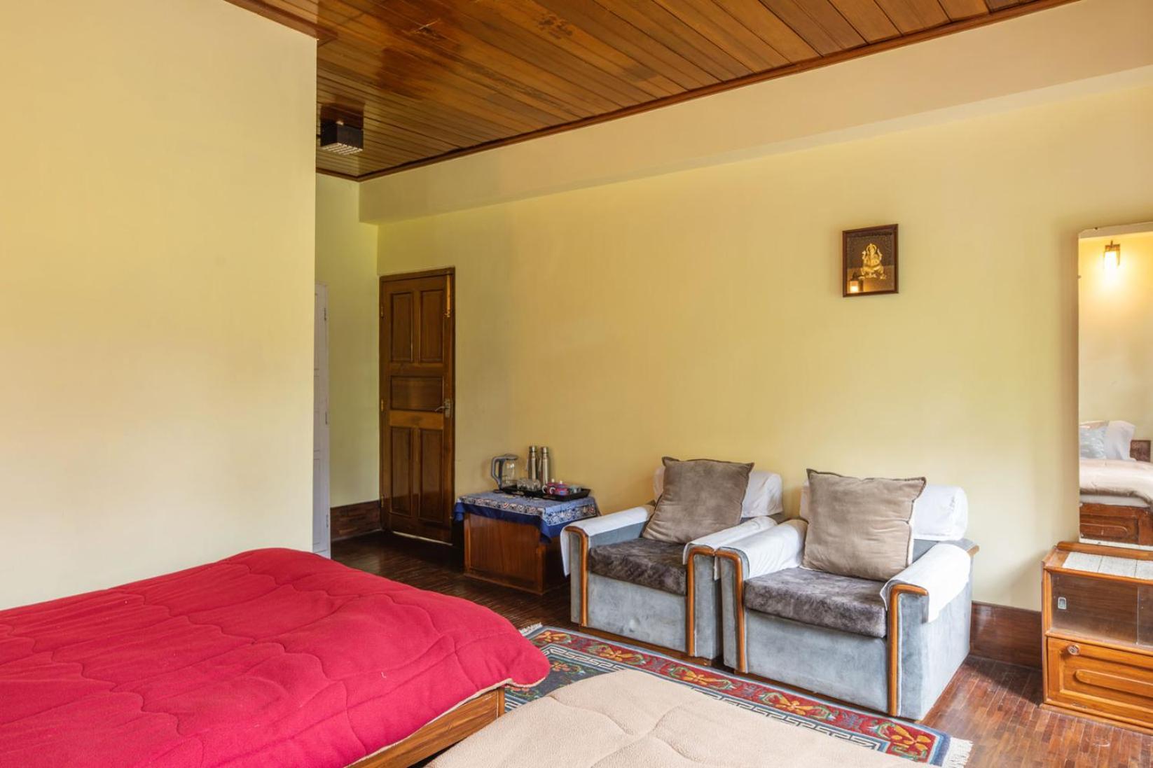 La Ipsing Farm By Stayvista - 3 Bhk Villa With Balcony, Mountain View, Indoor Games, And Pet Friendly Samdong المظهر الخارجي الصورة